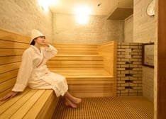 Piscina cubierta y sauna