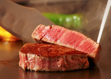 hình nhỏ thịt bò Omi và thịt bò Kobe