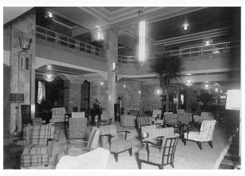 The lobby at the time (Shin-Osaka Hotel)