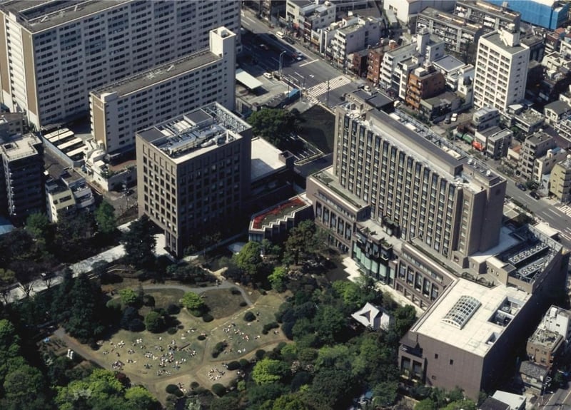 Año 1994 Nacimiento del “RIHGA Royal Hotel Waseda” (posteriormente